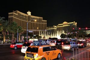 Bellagio hotell framifrån med bilar framför i Las Vegas 